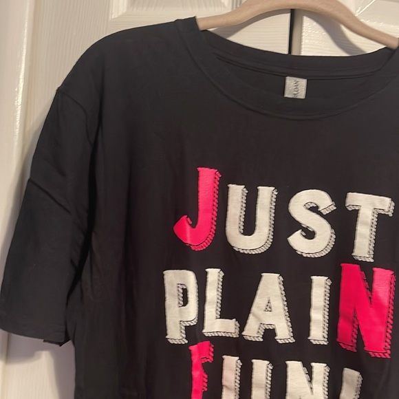 NWOT Gildan Graphic t shirt in black 100% cotton size large - Picture 4 of 8